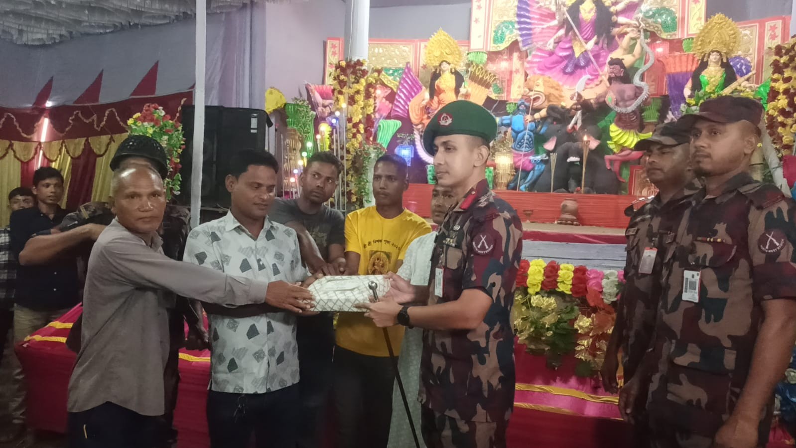 সীমান্তের পূজামণ্ডপে দিনরাত নিরাপত্তায় বিজিবি, মোতায়েন ৬ প্লাটুন